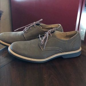 Men’s comfort dress shoes